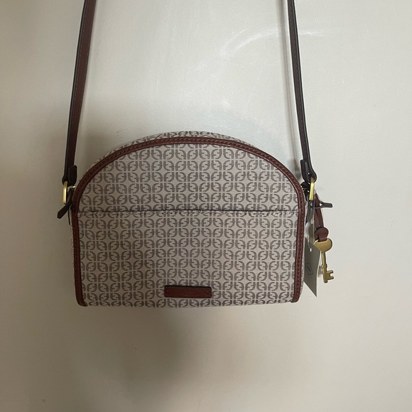 New fossil purse - Picture 1 of 3